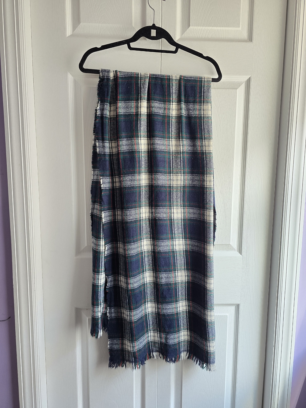 Gap Plaid Scarf in Navy And Green Length 72in Width 18in OS